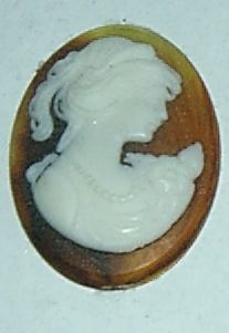 Cameo - Medium Lady w/Brown Background - pair - Click Image to Close