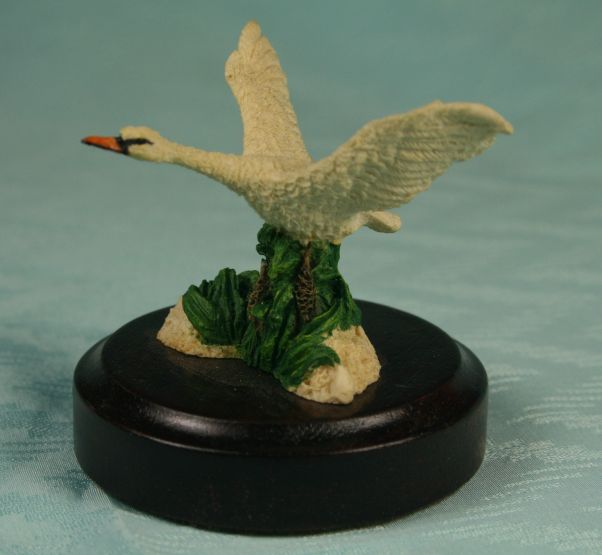 Swan in Flight - Fine Porcelain - Click Image to Close