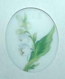 Glass Cameo - Lily of the Valley - Click Image to Close