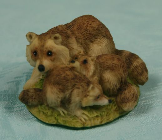 Raccoon with Young - Staffordshire English Porcelain - Click Image to Close