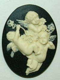 Cameo - Ivory Cherubs w/Black Background